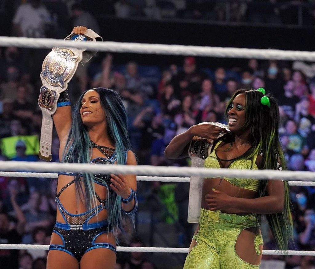 Latest On Sasha Banks Naomi Heading Into Smackdown Diva Dirt