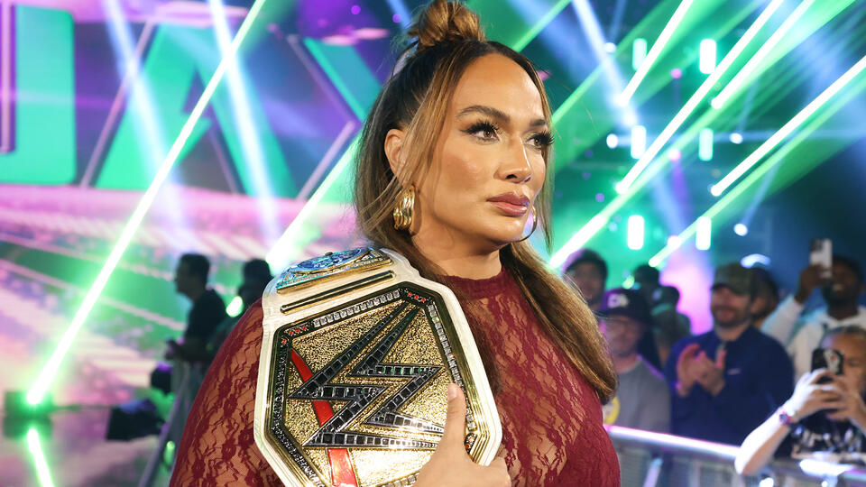 SmackDown Returns To USA; The Queen Tries To Play Divide and Conquer